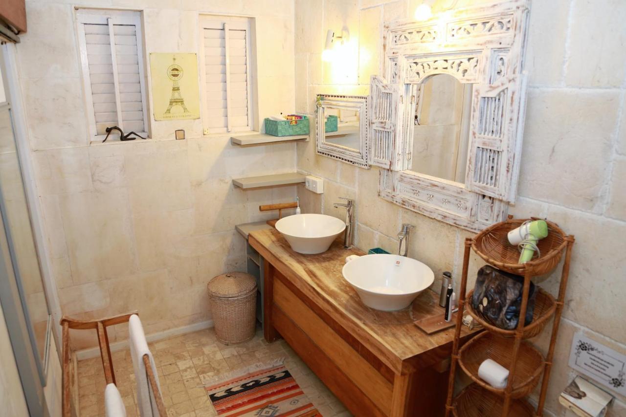 Villa Sentosa, Cheerful 3-Bedroom Villa With Pool ギリ・トラワンガン エクステリア 写真