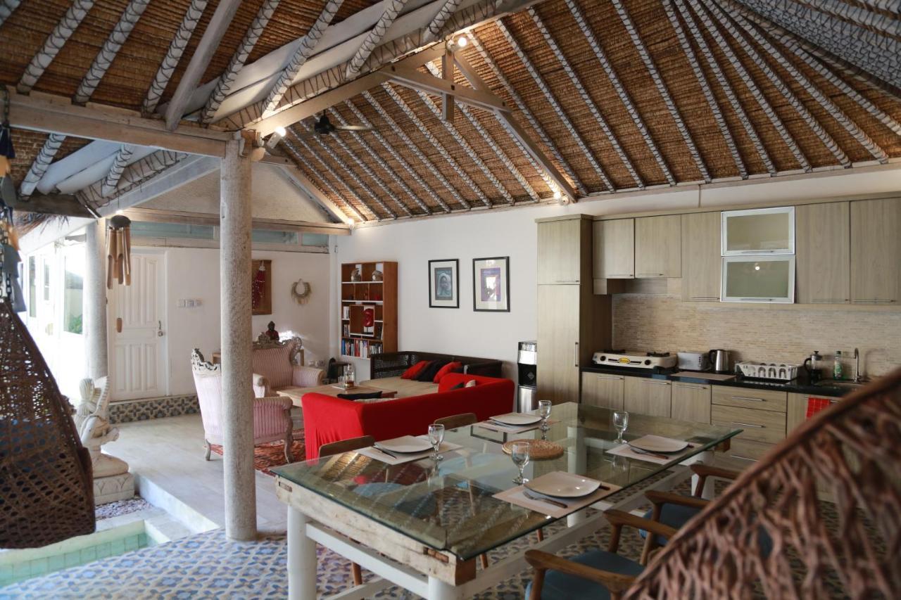 Villa Sentosa, Cheerful 3-Bedroom Villa With Pool ギリ・トラワンガン エクステリア 写真