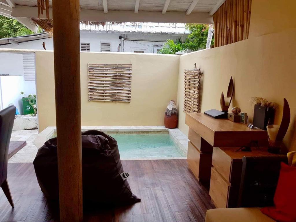 Villa Sentosa, Cheerful 3-Bedroom Villa With Pool ギリ・トラワンガン エクステリア 写真